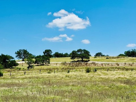 LAND - Fredericksburg, TX