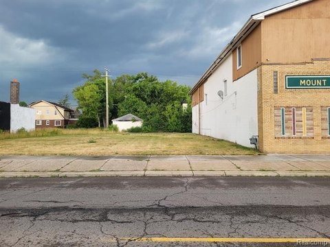 Vacant Lot in Prime Location