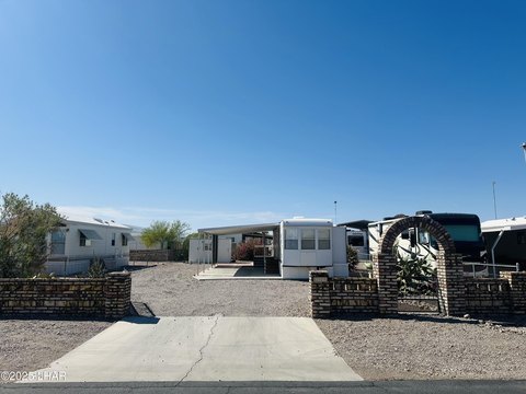 Quartzsite Vacant Lot with Trailer