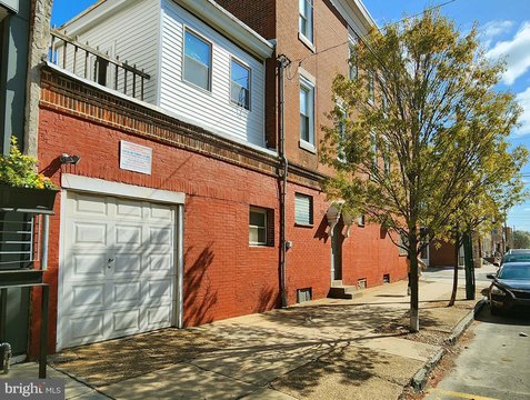Retail Space with Parking Included