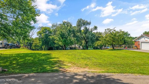 LAND - Maryville, TN