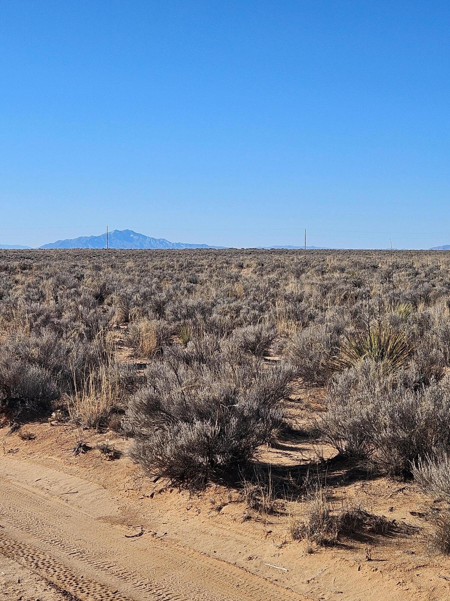 Land with Views in Los Lunas