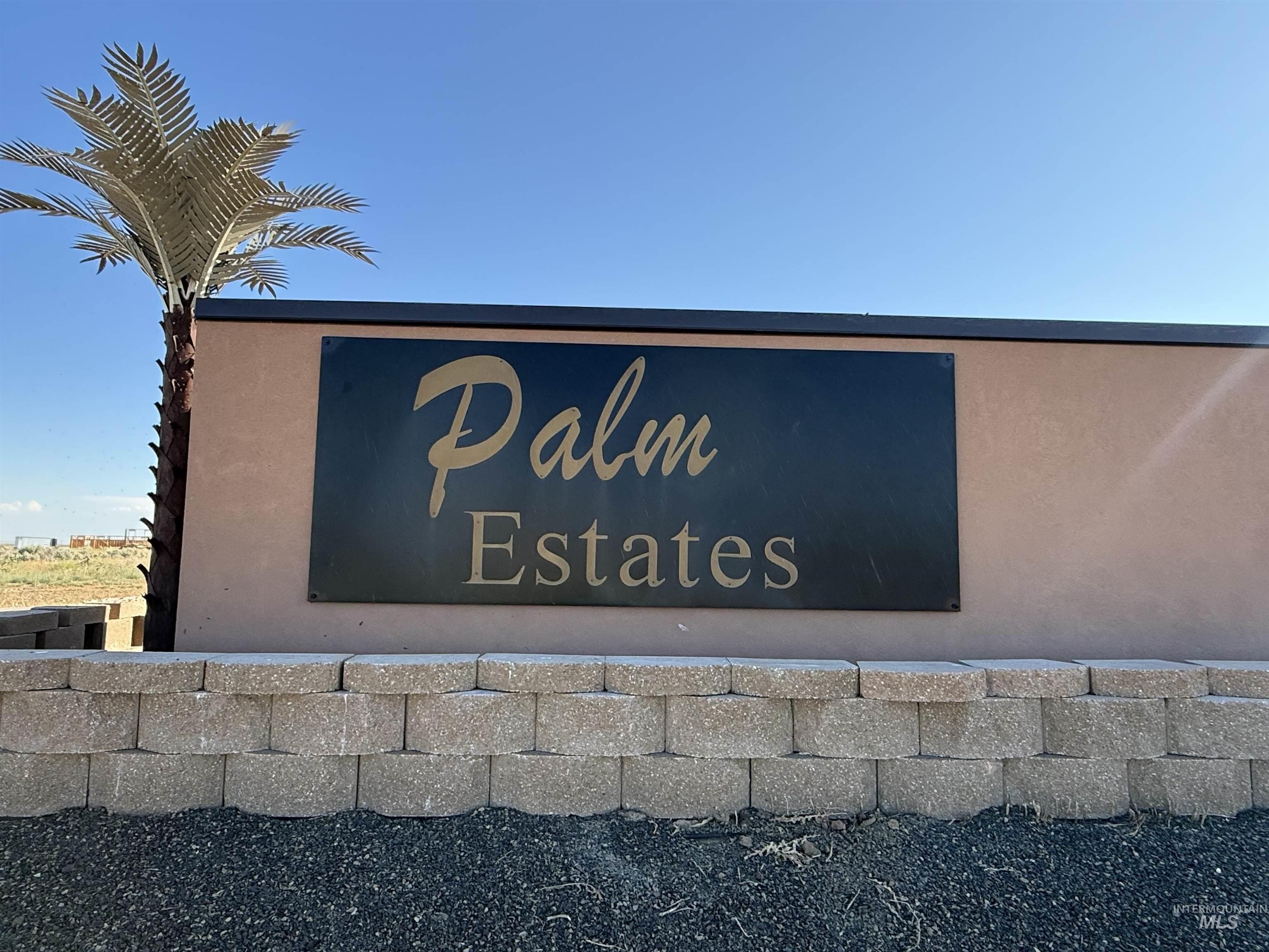 Spacious Land in Palm Estates