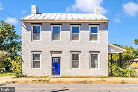 Renovated Two-Unit Property in Boonsboro