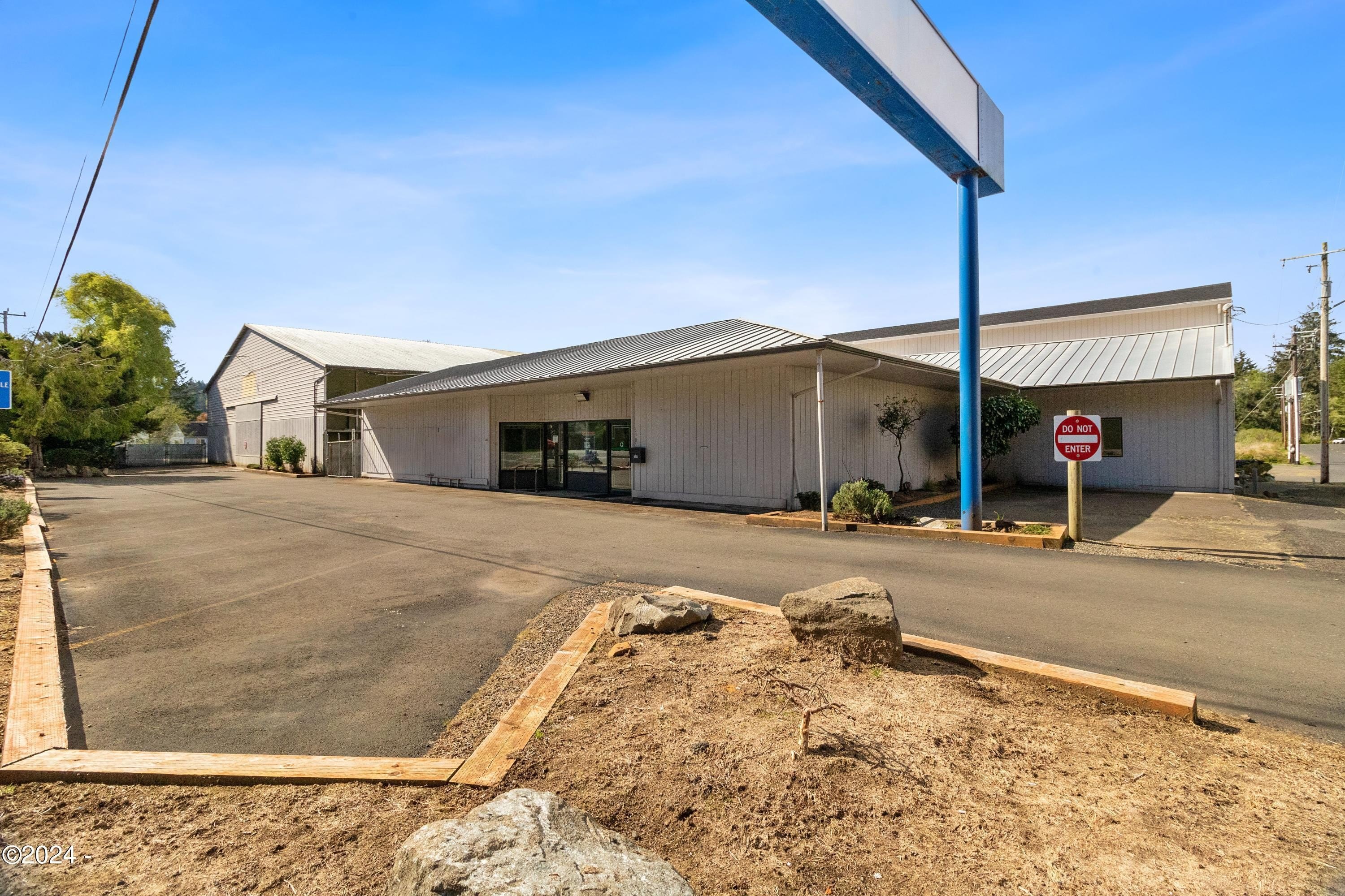 Highway Frontage Commercial Property