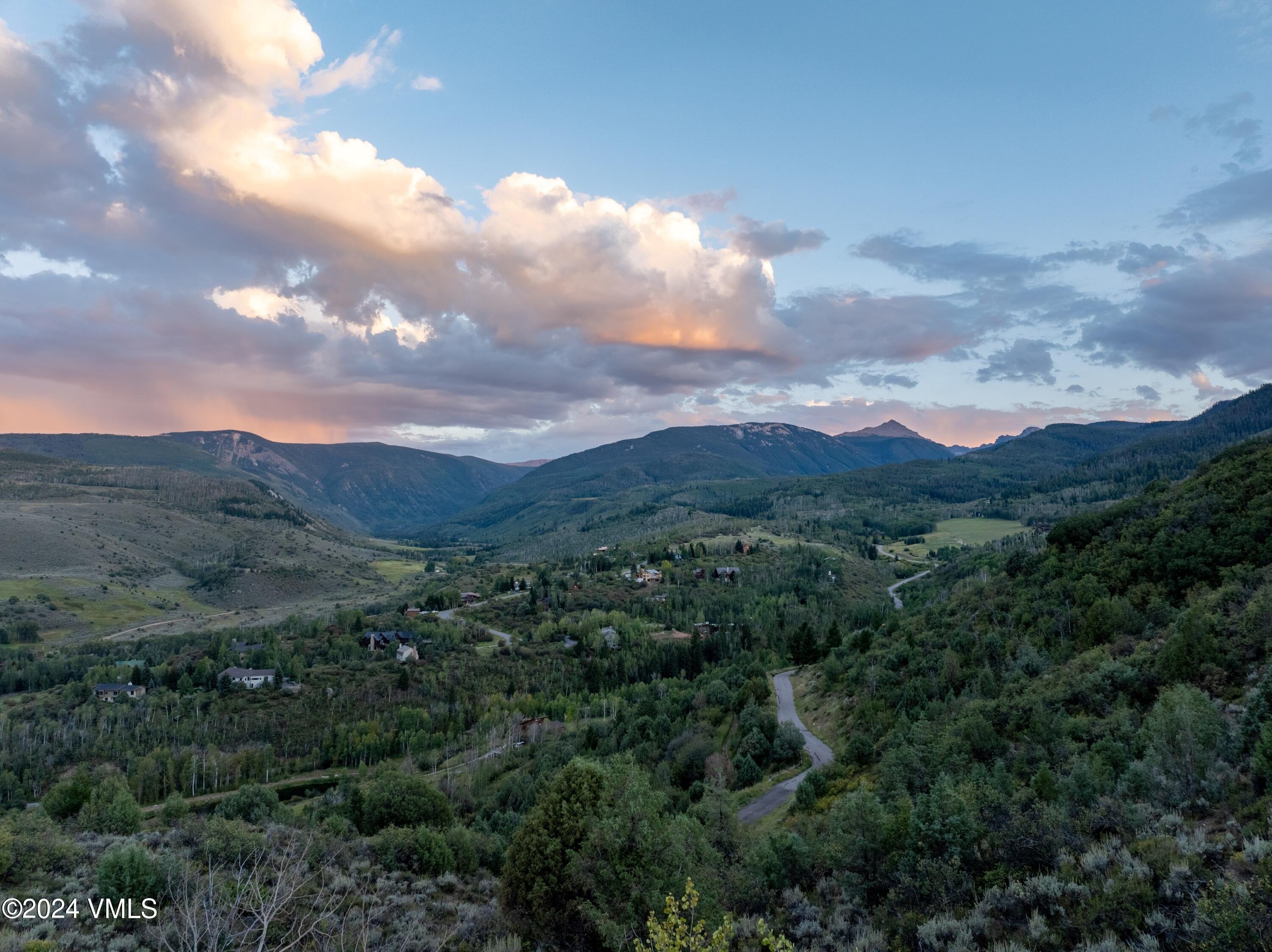 Edwards Land with Mountain Views
