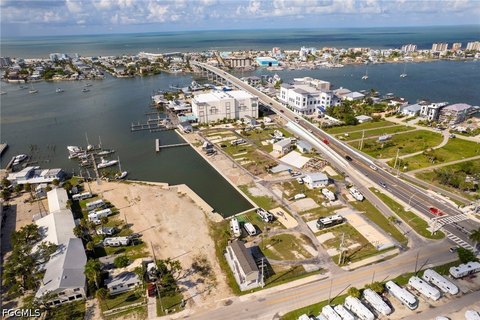 Land, Fort Myers Beach, FL