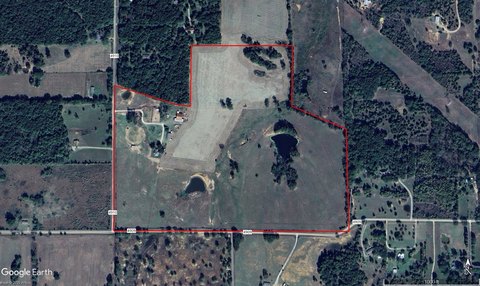 Horse Farm with Equestrian Facilities