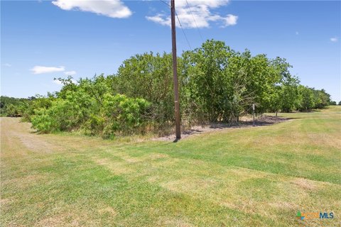 LAND - Buckholts, TX