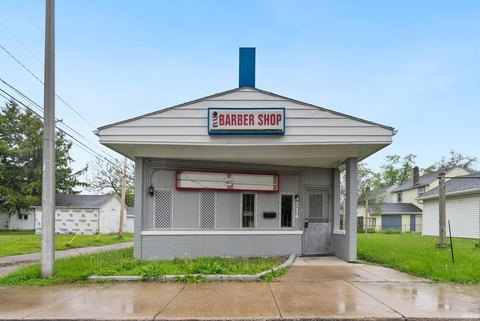 Versatile Commercial Property in Fort Wayne