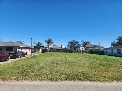 Residential Land in Kenner, LA