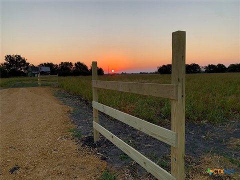 Thorndale, TX 10-Acre Land