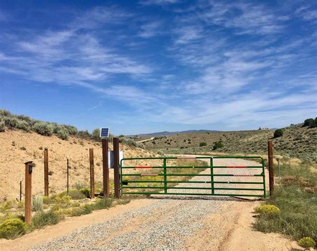 Privately Road-End View Lot
