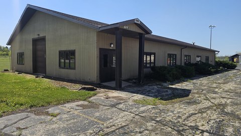 Warehouse with Indoor and Outdoor Space