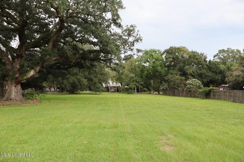 Pascagoula Land Near Beach Elementary