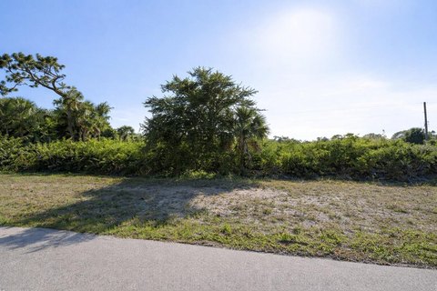 Vacant Lot in Placida, FL