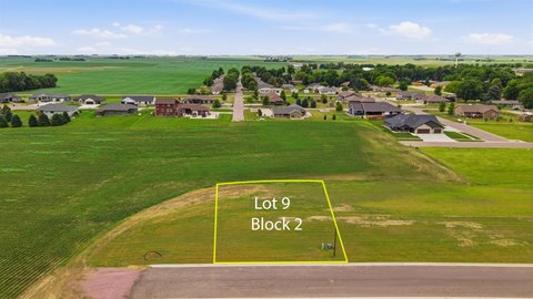 LAND - Larchwood, IA