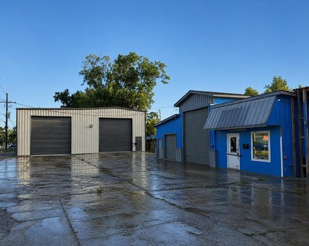 Specialty Property with Pole Sign
