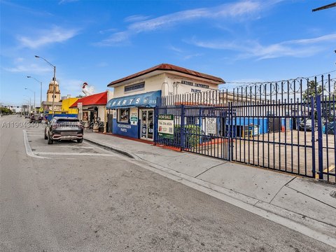 Stand-Alone Automotive Service Building