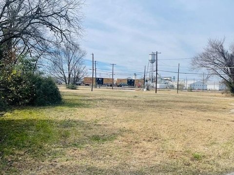Commercial Land in Dallas, TX