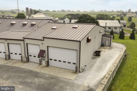 Versatile Commercial Space in Gordonville