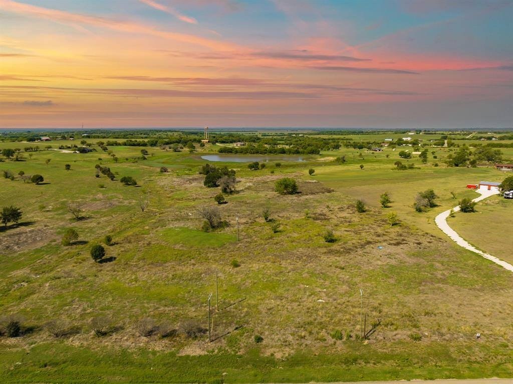 10 Acres in Moody, TX