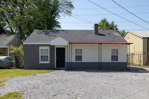 Memphis Office with Garage
