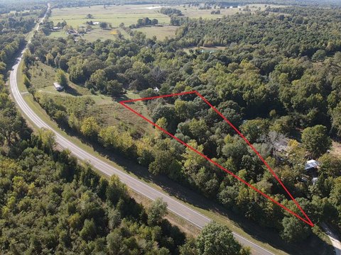 Unrestricted Land Parcel in Bagwell, TX