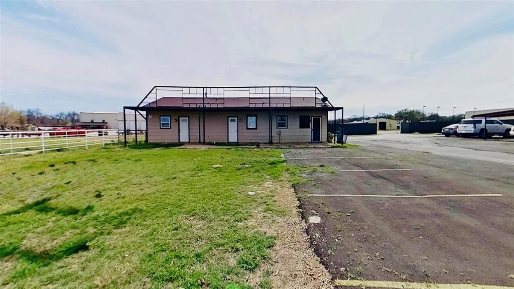 Highway 199 Commercial Leasing Opportunity