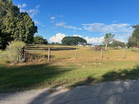 Restricted Residential Lot with Dual Frontage