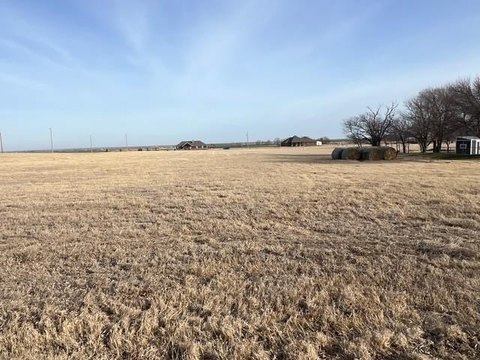 Residential Land in Hillsdale, OK