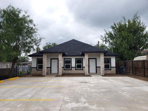 Eagle Pass Duplex with Modern Design