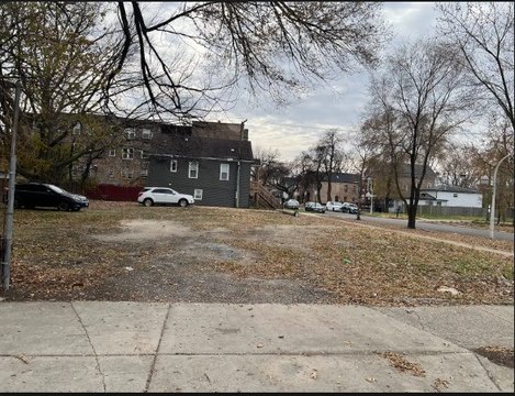 Vacant Lot in Growing Area