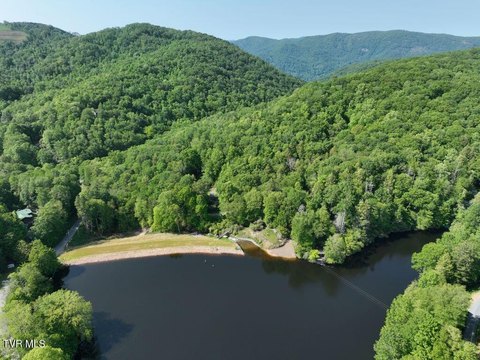 Lakefront Homesite in Roan Mountain