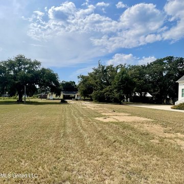 Land, Gulfport, MS