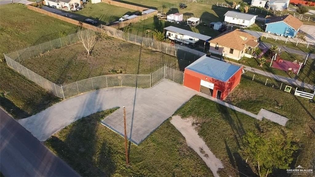 Edinburg Warehouse/Retail Building For Sale