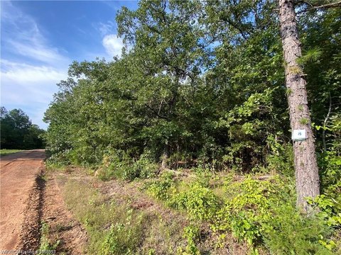 LAND - Hartford, AR