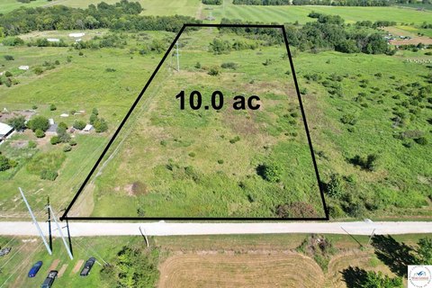 Spacious Lot Near Sedalia