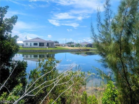 Cape Coral Waterfront Vacant Land