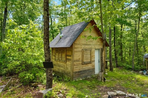 21 Acres of Forestland Retreat