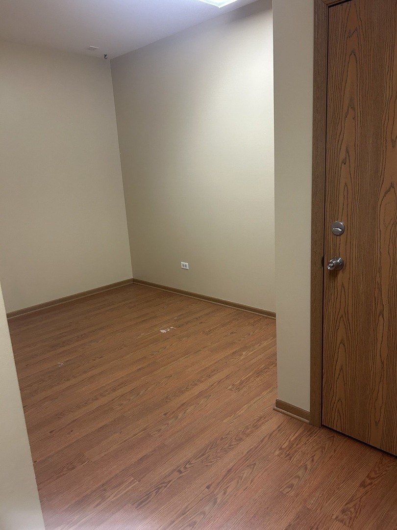 Retail Space in Lakemoor, IL