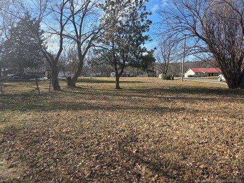 Residential Land in Eufaula, OK