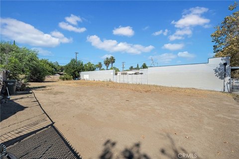 Land, Pomona, CA