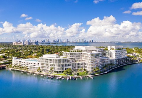 Ritz-Carlton Residences Boat Slip