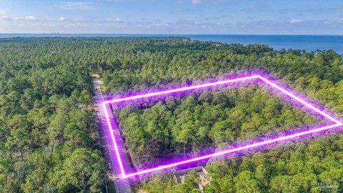 Land, Milton, FL