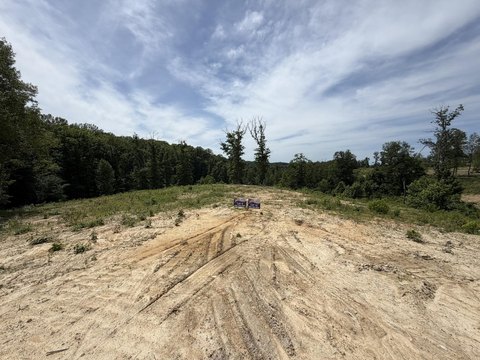 LAND - Irvine, KY