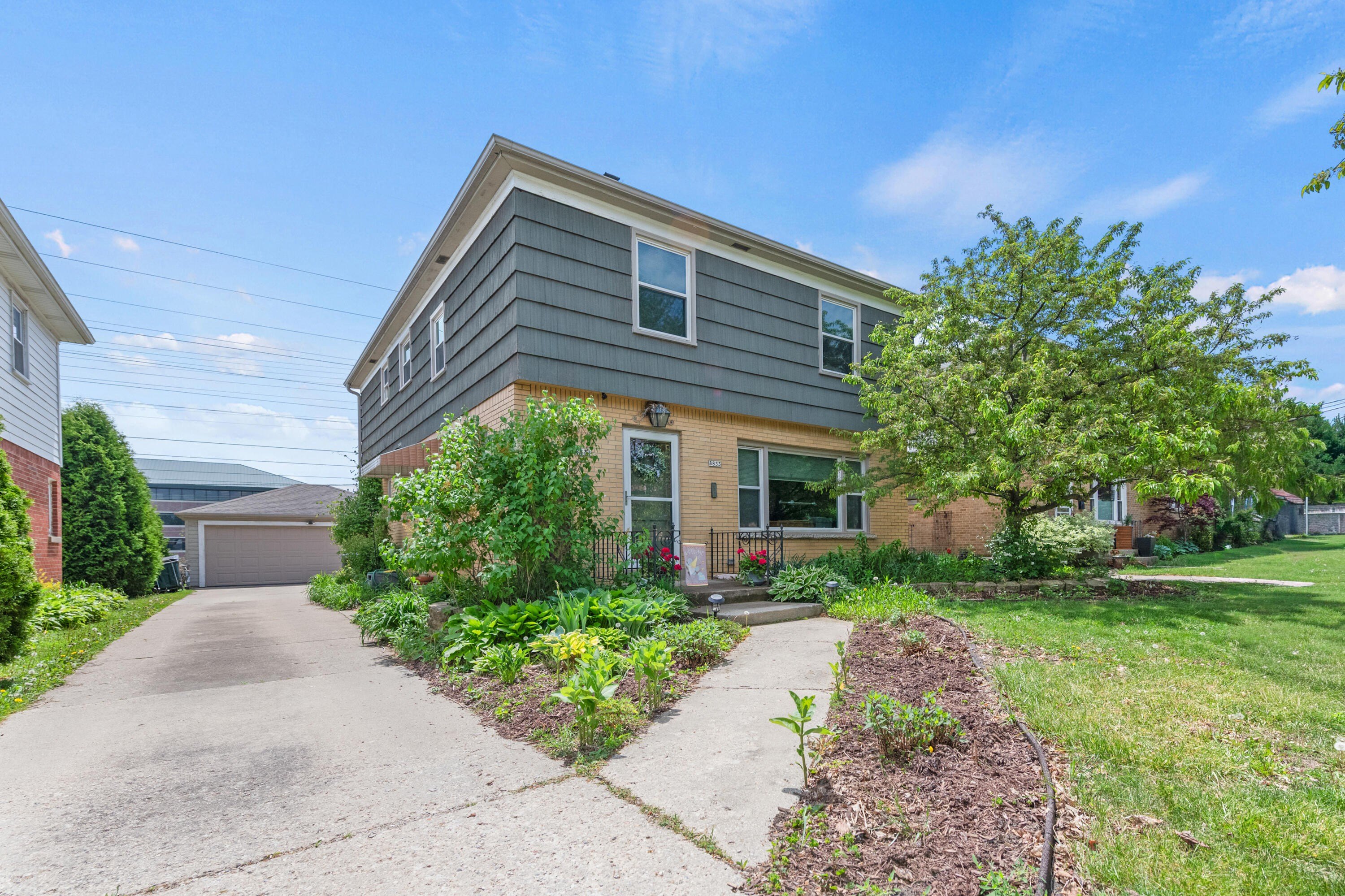 Wauwatosa Duplex in Ravenswood