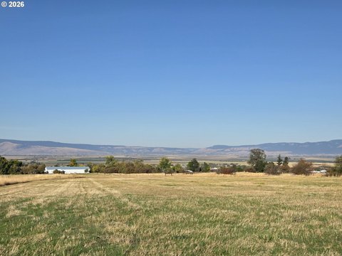 Land, Cove, OR