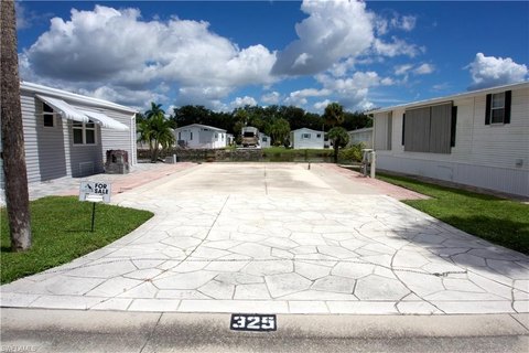 Land, NAPLES, FL