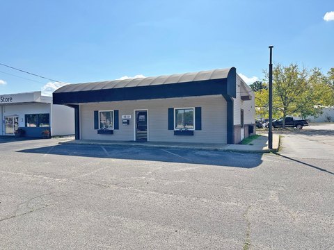 Stand-Alone Retail Building For Lease